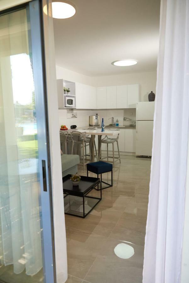דירת גן פונה לבריכה - Pool Garden View Eilat Leilighet Eksteriør bilde