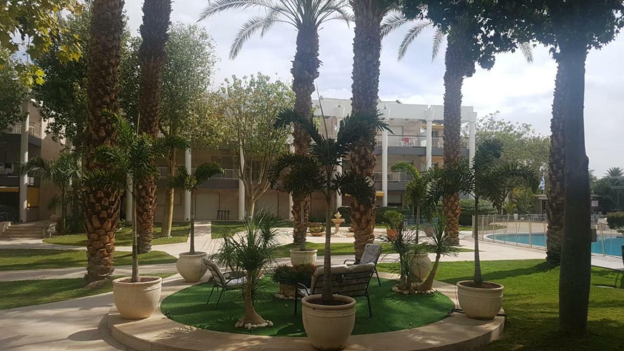 דירת גן פונה לבריכה - Pool Garden View Eilat Leilighet Eksteriør bilde